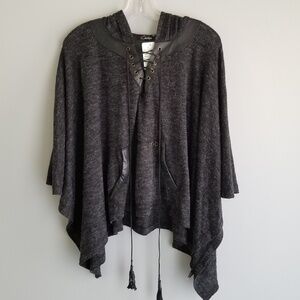 💥NEW💥Cecico Light Weight Poncho Hoodie One Size